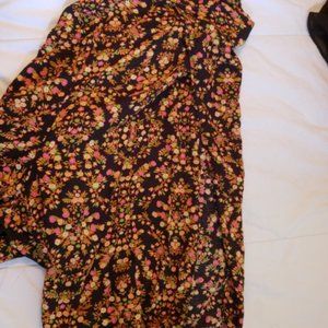 Wide legged pants with full side slits